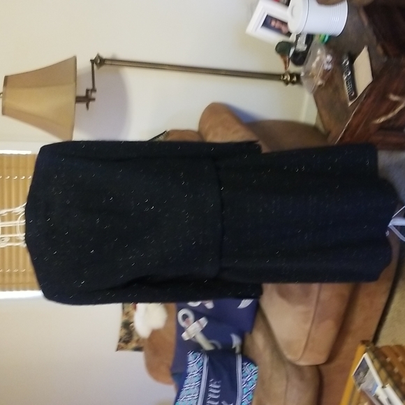 Gorgeous dark navy Harve Benard evening collection suit - Picture 7 of 10